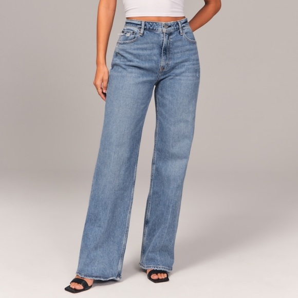 Abercrombie & Fitch Denim - Abercrombie Curve Love 90s Relaxed Jean High Rise